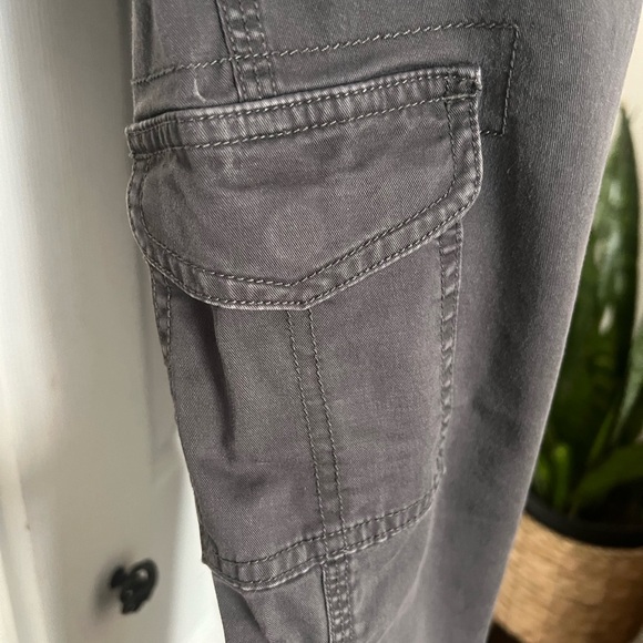 Women’s North Face Pants - Picture 3 of 8